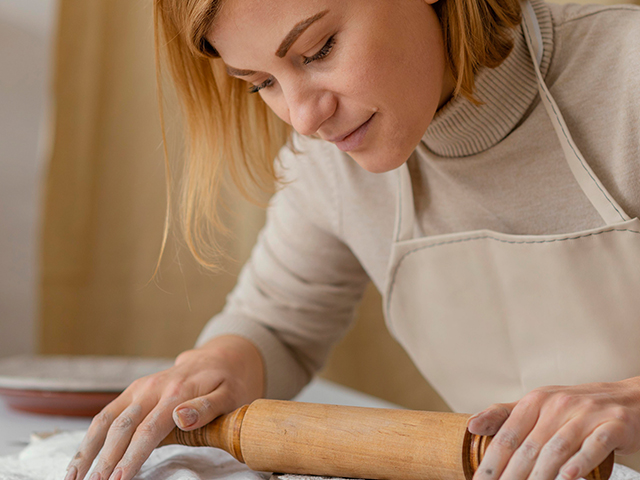 основные инструменты и ингредиенты для выпекания хлеба 