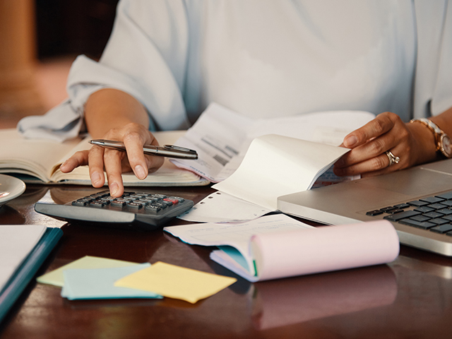 В каждой стране существуют различные налоговые льготы и вычеты, которые могут существенно снизить сумму налоговых обязательств.