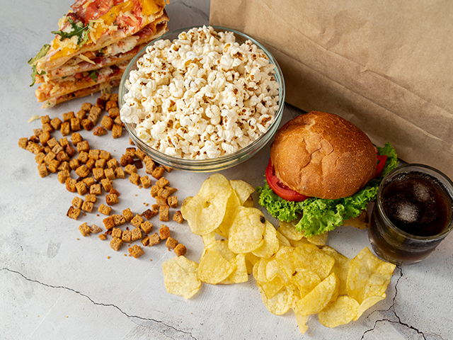 Избегание вредных продуктов играет ключевую роль в поддержании здоровья и хорошего самочувствия.