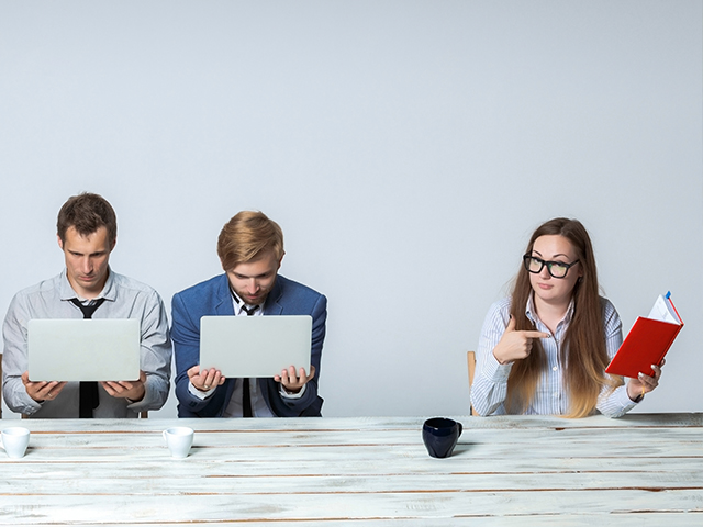 Мир меняется быстро, а с ним и рабочие условия. Ценный сотрудник умеет адаптироваться к новым реалиям и сохранять продуктивность даже в условиях неопределенности.