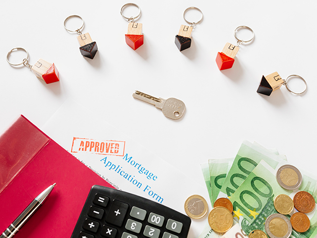 Чем больше вы знаете о финансах, тем лучше вы сможете управлять своими деньгами. Читайте книги, проходите курсы или следите за экспертами в этой области.