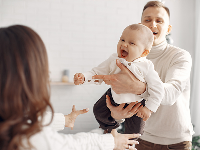 Рождение ребенка часто заставляет пересмотреть жизненные ценности и приоритеты. 